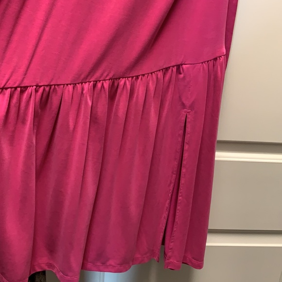 This gorgeous Banana Republic dress is a must - Picture 3 of 6